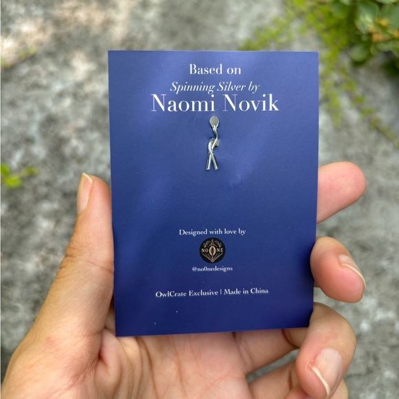 Owlcrate Zipper Charm - Picture 2 of 2